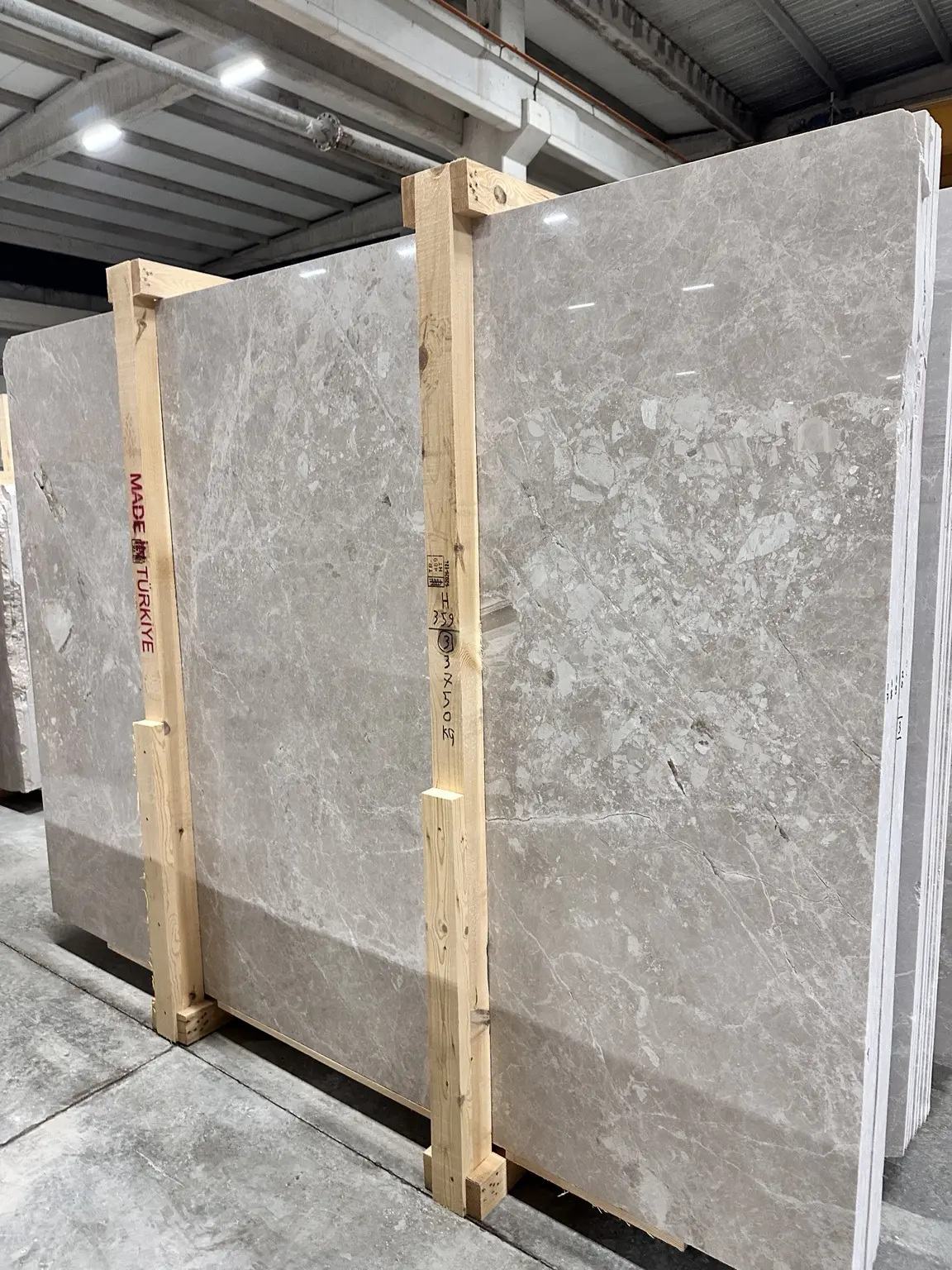 King Beige slab bundle from an angle